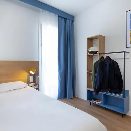 Kyriad Marseille Est - Aubagne מלון Gémenos