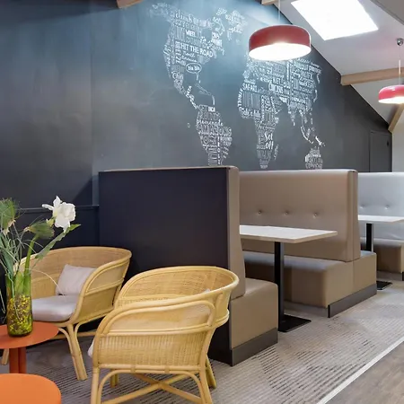 Kyriad Marseille Est - Aubagne Hotell 3*