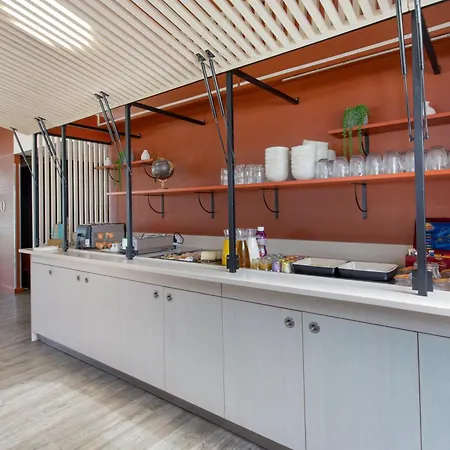 Hotell Kyriad Marseille Est - Aubagne 3*